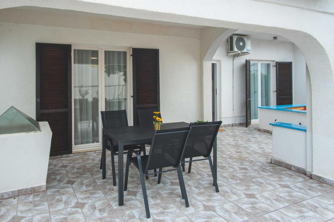 Appartamento Ostaric Mandre Esterno foto